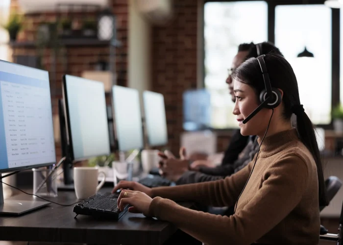 customer-service-min